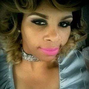 Meet your Posher, Trenelle